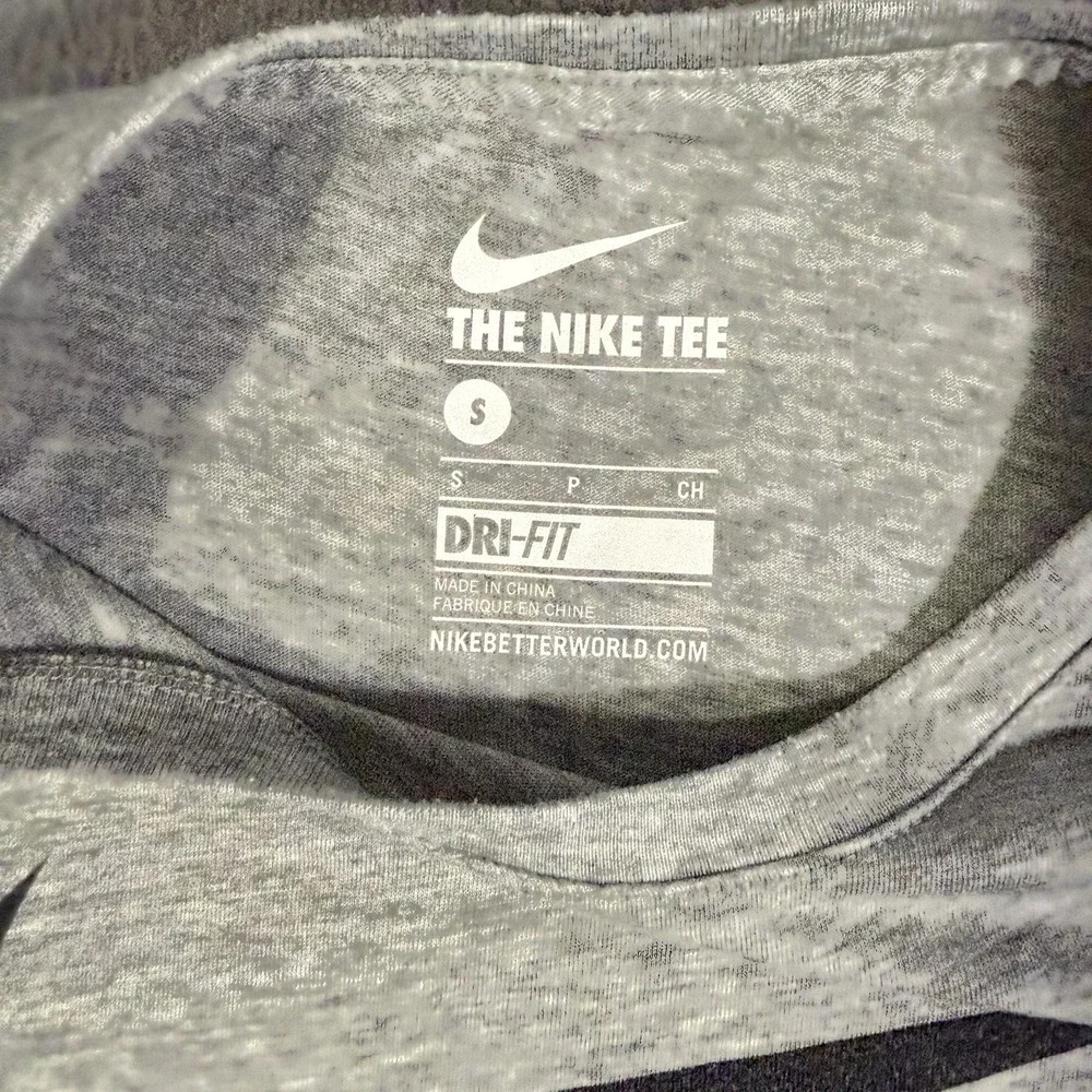 Men's NIKE T-shirt Small Just Fly Gray Short Sleeve DRI-FIT The Nike Tee Fly EUC